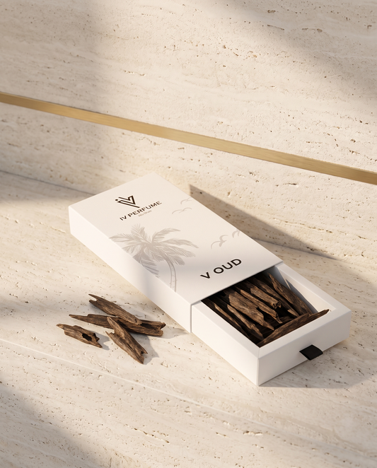 V Oud Zora Minibour agarwood box, IV Perfume